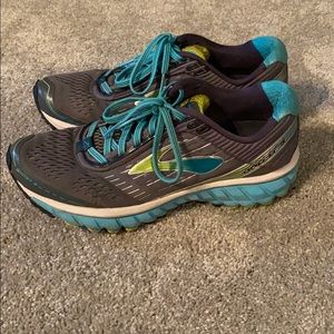 Brooks Women’s Running Sneakers